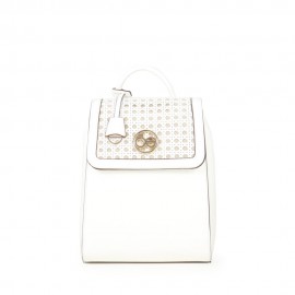 Mochila Look Tejido con Charm color Blanco